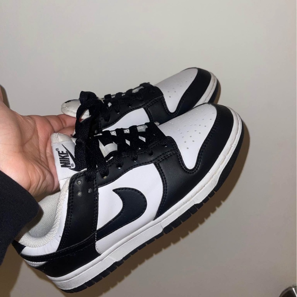 Dunks size 4Y